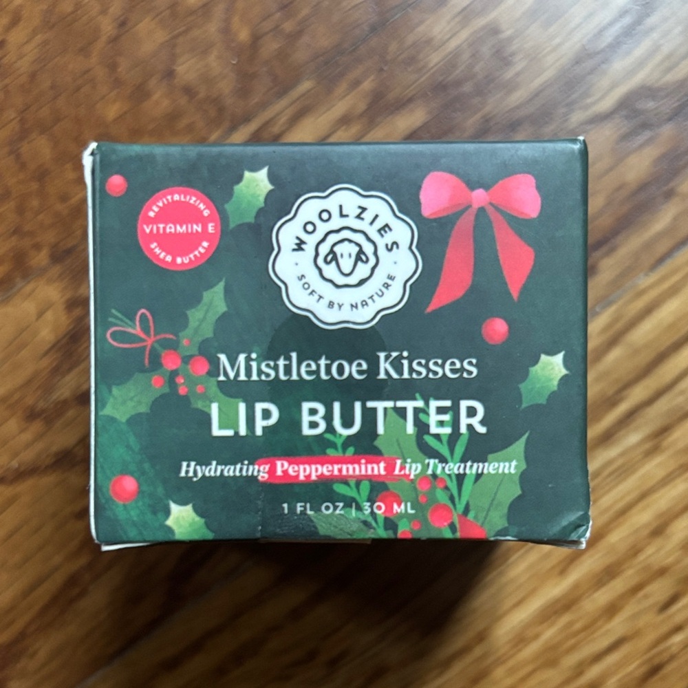 Woolzies Mistletoe Kisses Lip Butter NWT